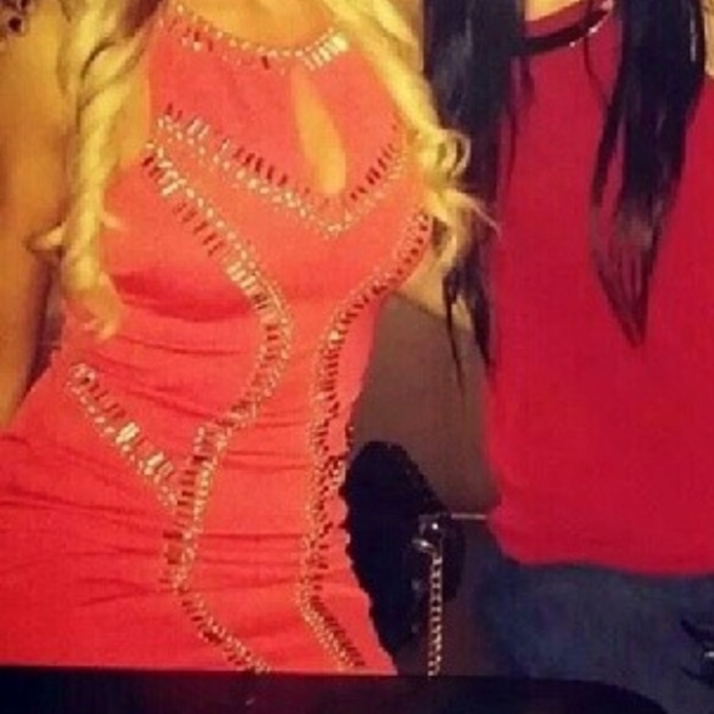 SOLD - Bebe - Coral Keyhole Cocktail Dress  🌺🥂🗝 - Picture 6 of 8